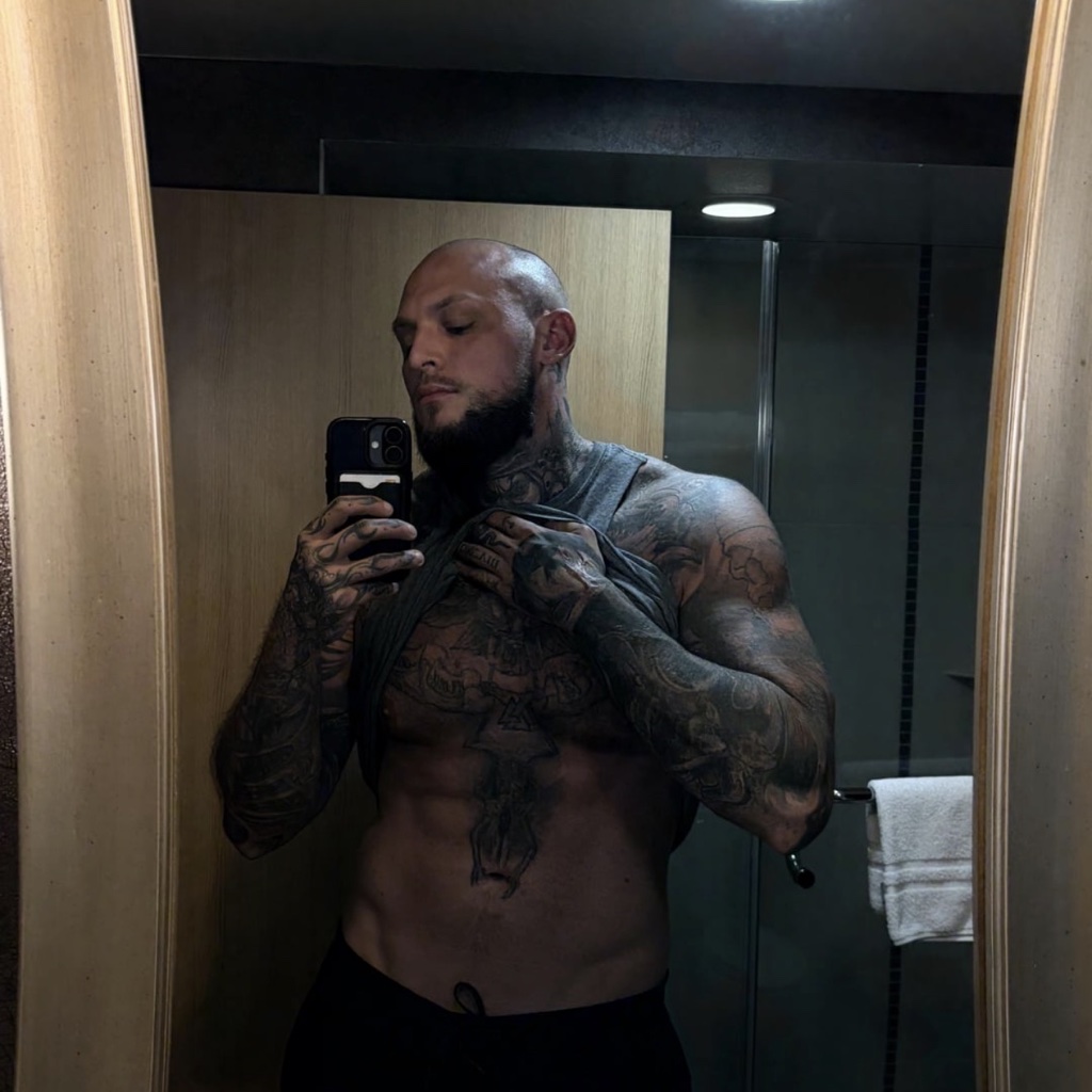 Aaron Snow