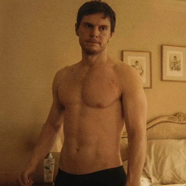 Evan Peters