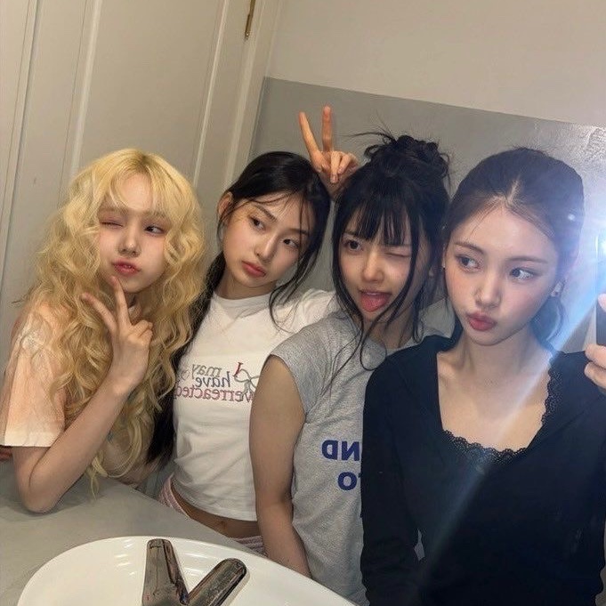 love you all so much!! 🥺
KISS N’ TELL OUT NOW
