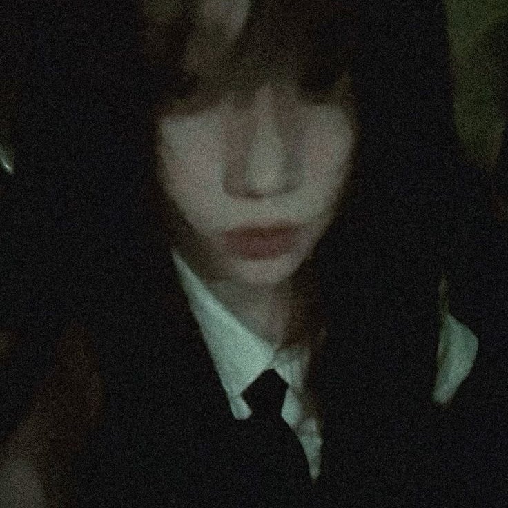 그냥 나만의 작은 세상에서 느긋하게 쉬는 중🖤