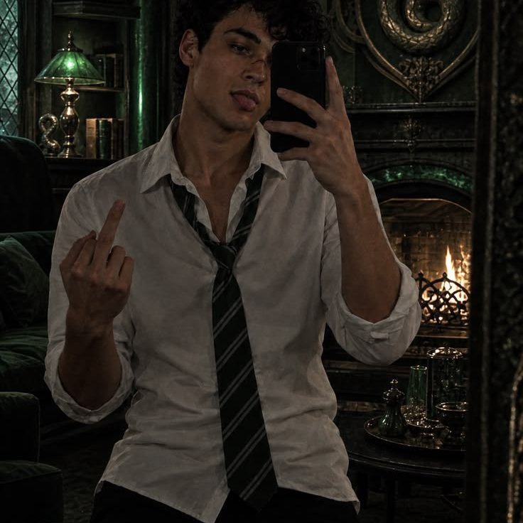 a beautiful finger for snape for making me sit in detention 🖤