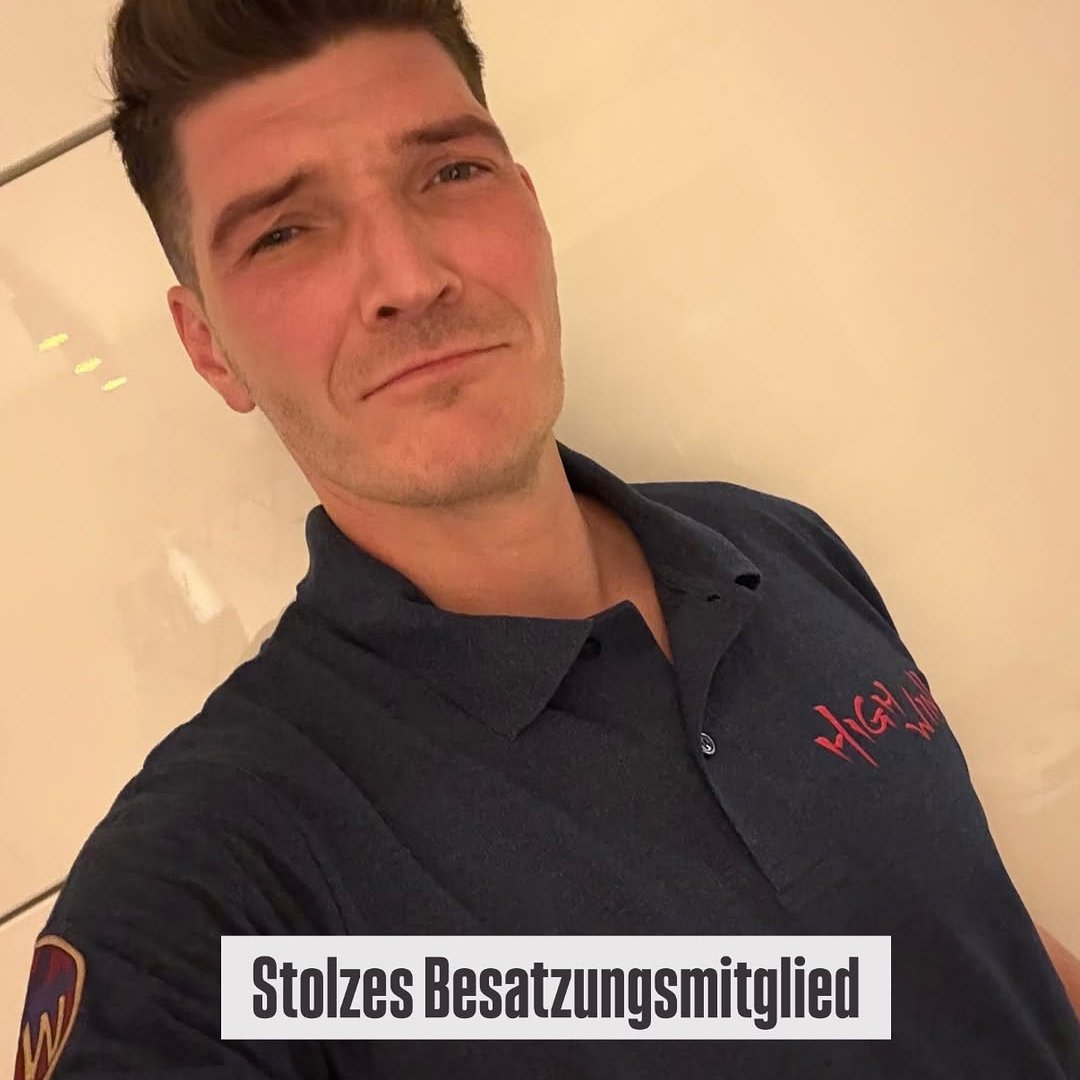 ich vermisse dich so sehr, mein engelchen. dieses lächeln ist nur für dich, auch wenn es traurig ist ohne dich hier.