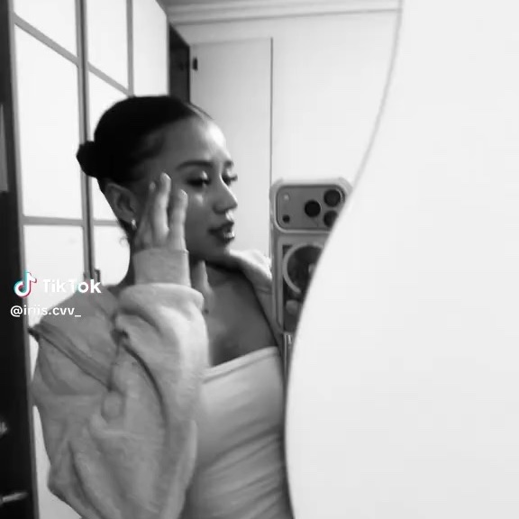 mirror, mirror, who's the baddest of them all? it's me, duh.