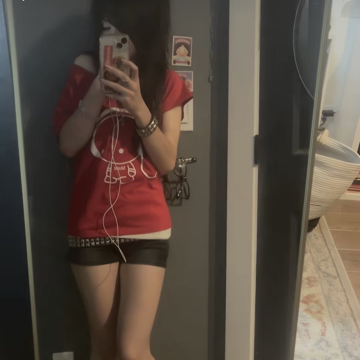 red shirt mood. don't ask what i'm listening to.