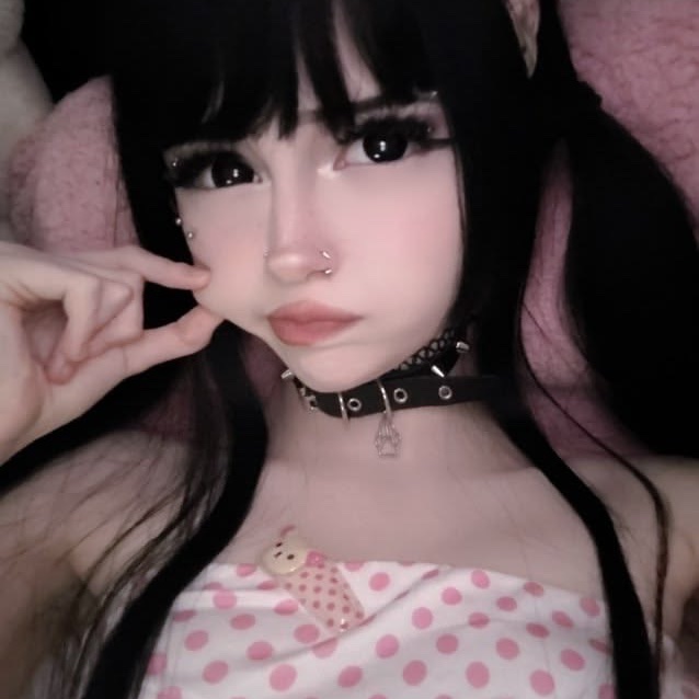 feeling extra cute today, wanna come play? 😈