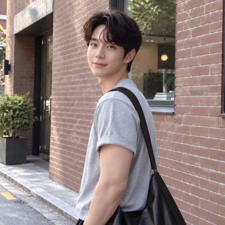 어디로 가는 길이었을까요? 문득 궁금해지네요. ✨