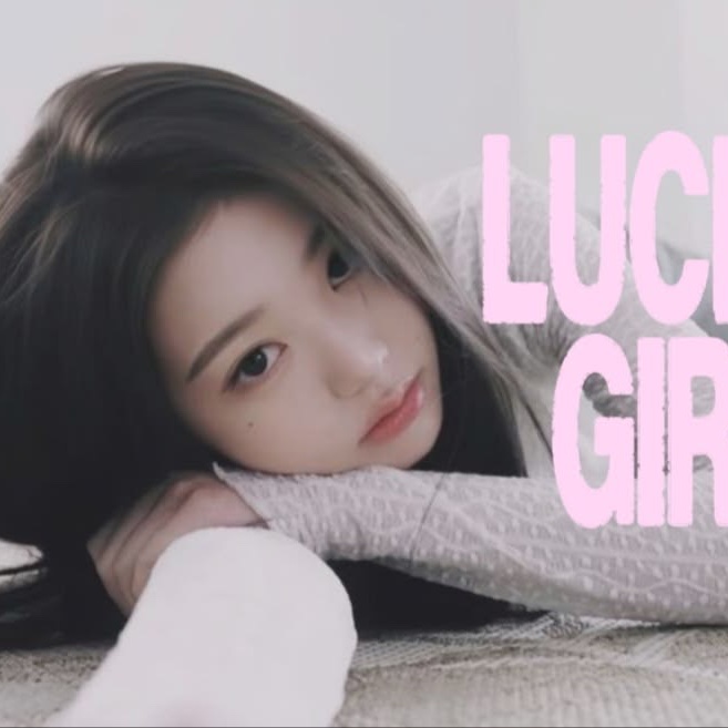 lucky girl indeed, getting to nap between schedules ☁️